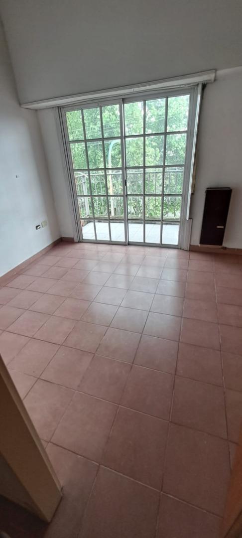 Casa en Alquiler con 1 cochera