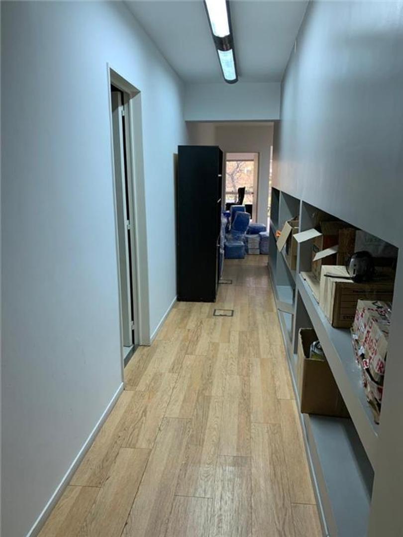 Oficina en Alquiler 25 años