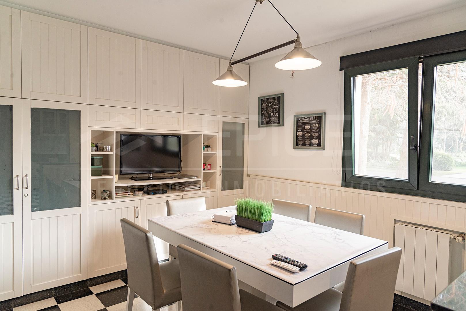 Casa en doble lote - St. Thomas Norte -  Canning