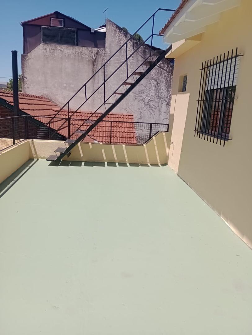 Departamento tipo ph de 3 ambientes en alquiler