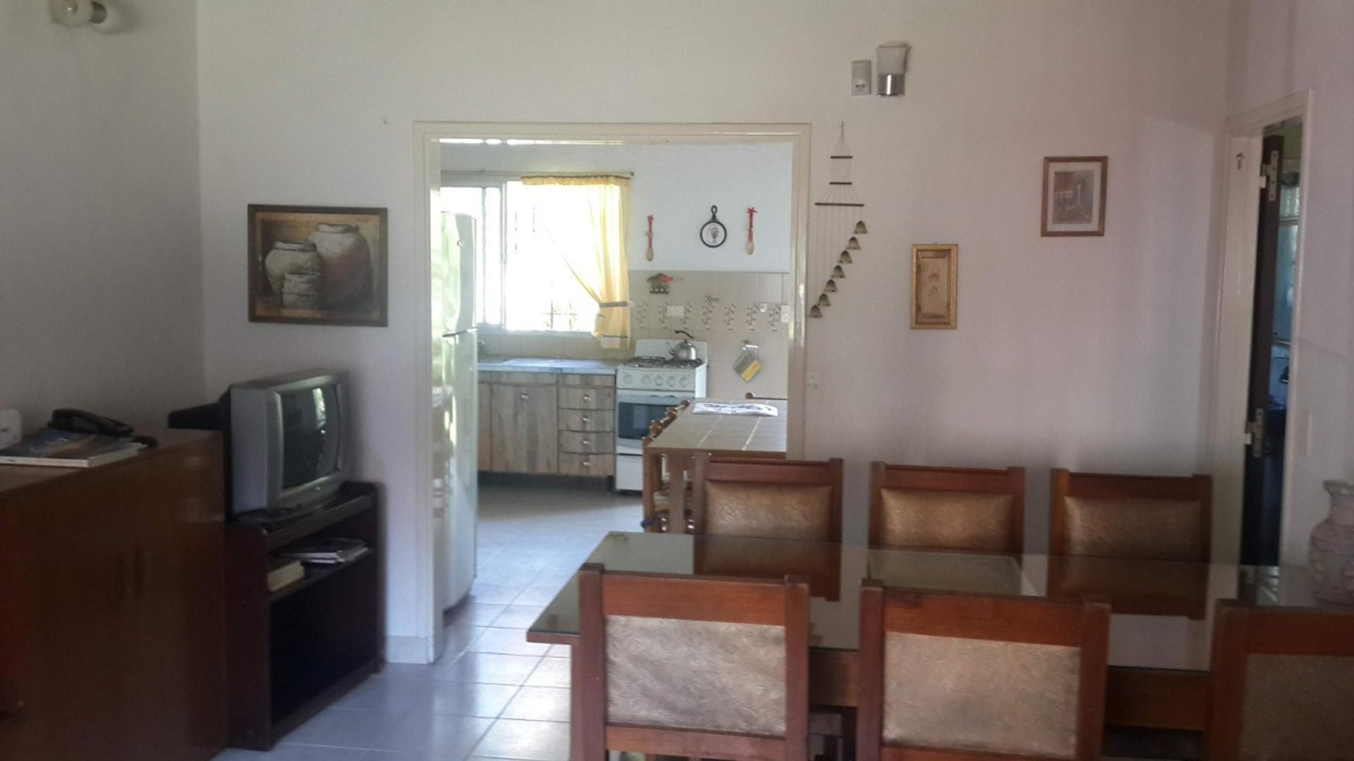 Casa 3 ambientes con 2 baños