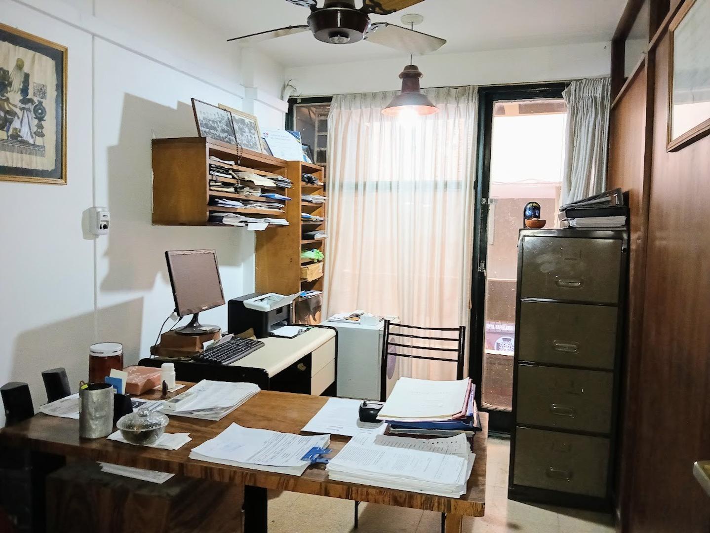 Oficina 3 ambientes con 1 baño