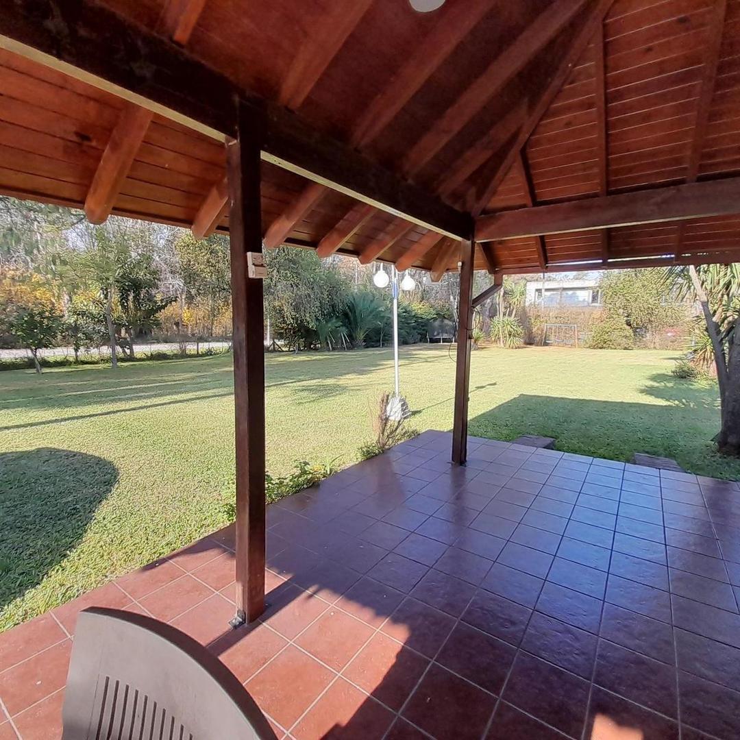 Casa en Venta con 3 cocheras