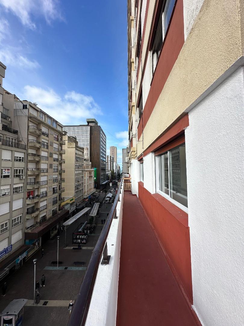 San Luis 1700, Piso 5