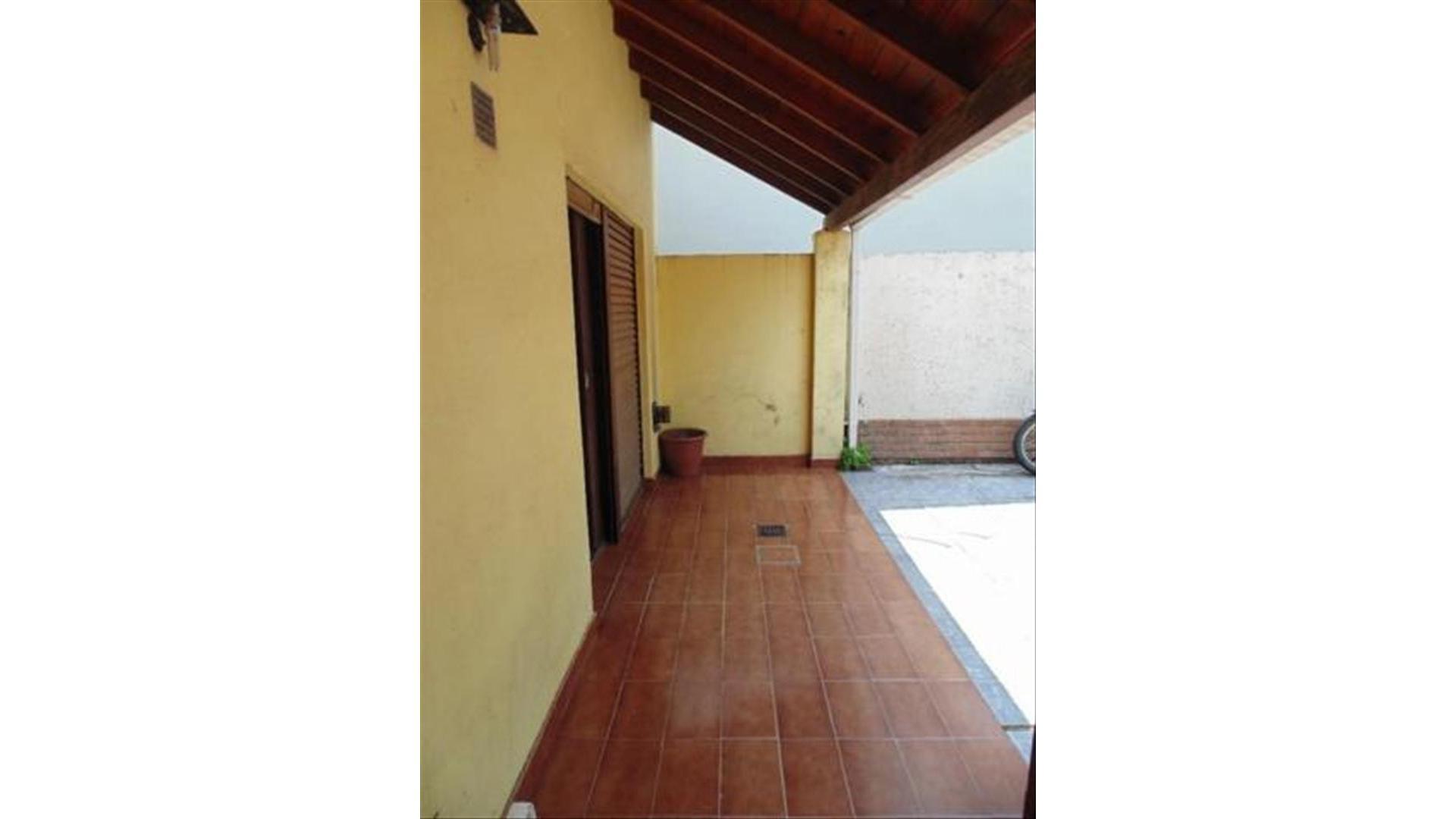 Casa en Venta con 1 cochera