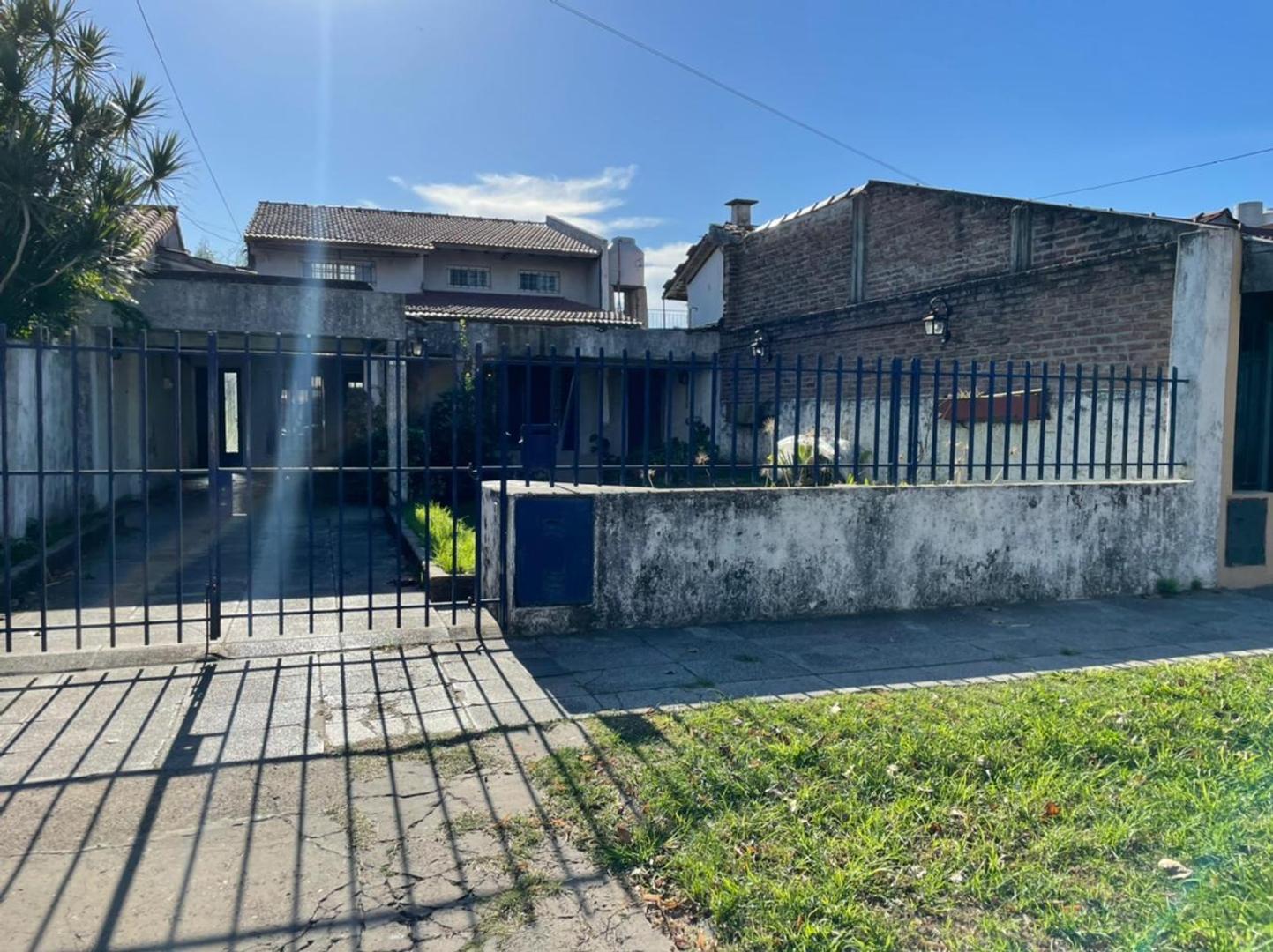 CASA SOBRE LOTE DE 10 X 40 IDEAL INVERSOR