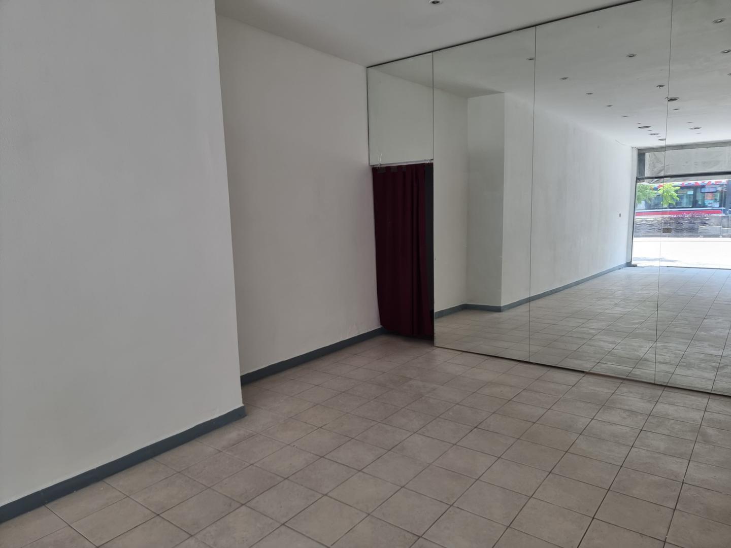 Local en Alquiler 50 años