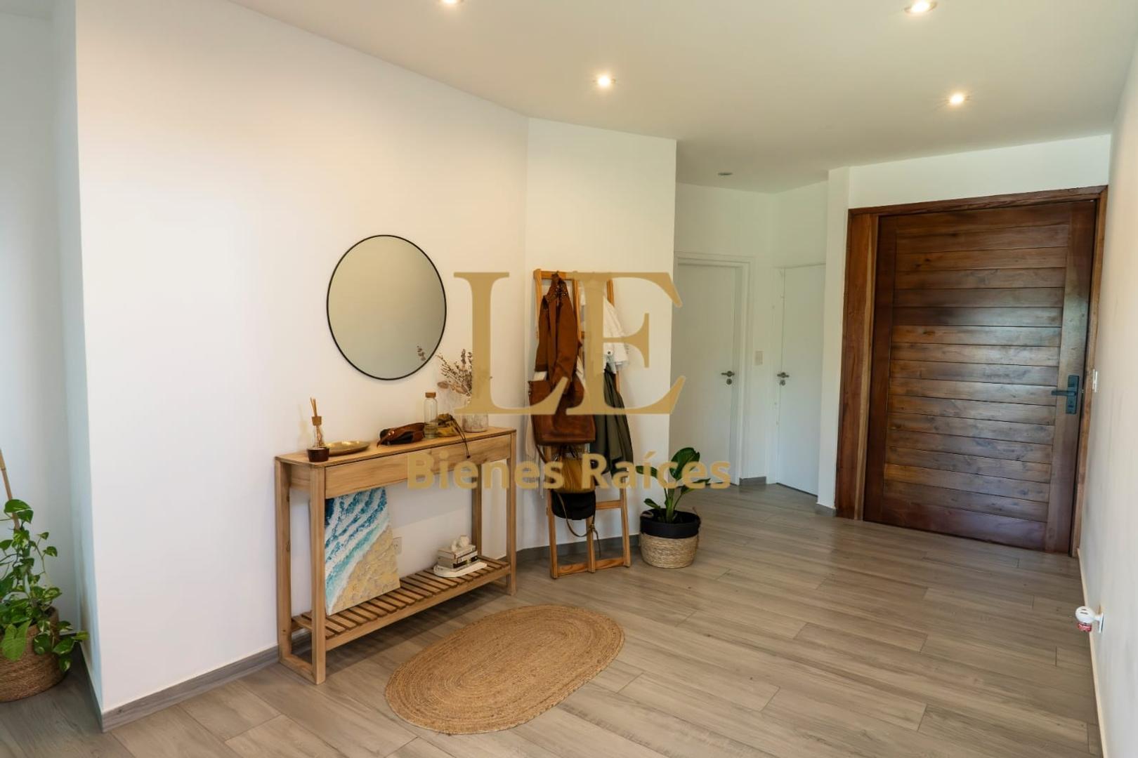 Casa en Venta con 5 cocheras