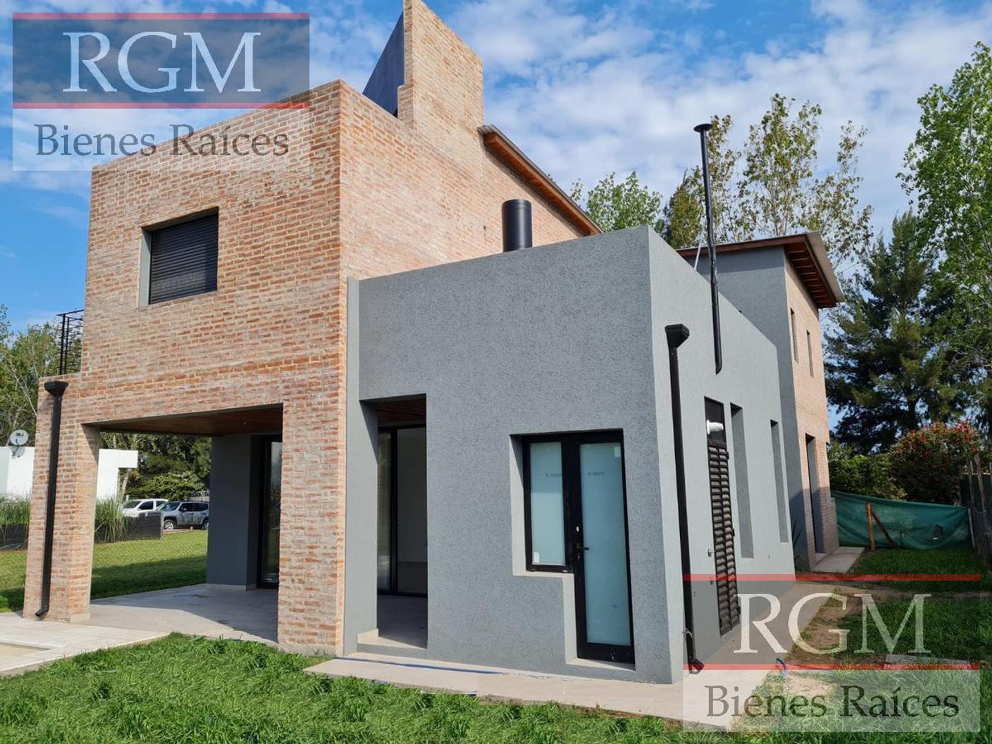 Casa 6 ambientes con 4 baños