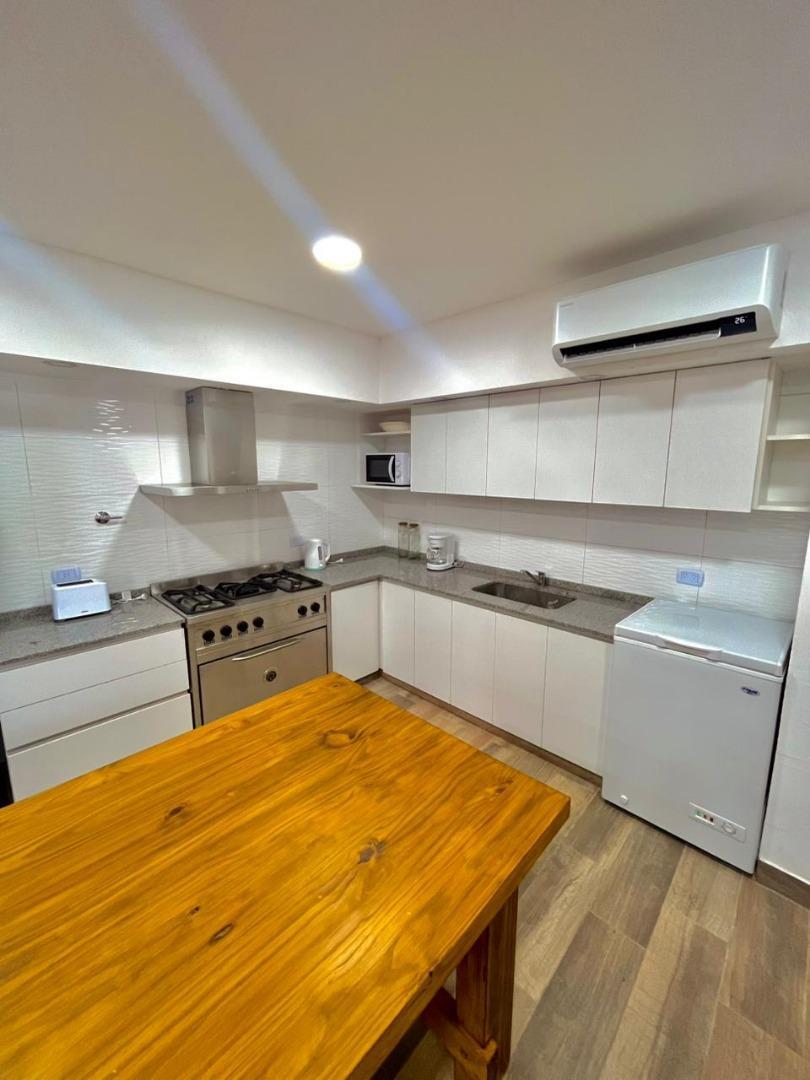 LUJOSA CASA :: A ESTRENAR :: PILETA :: 3 DORMITORIOS