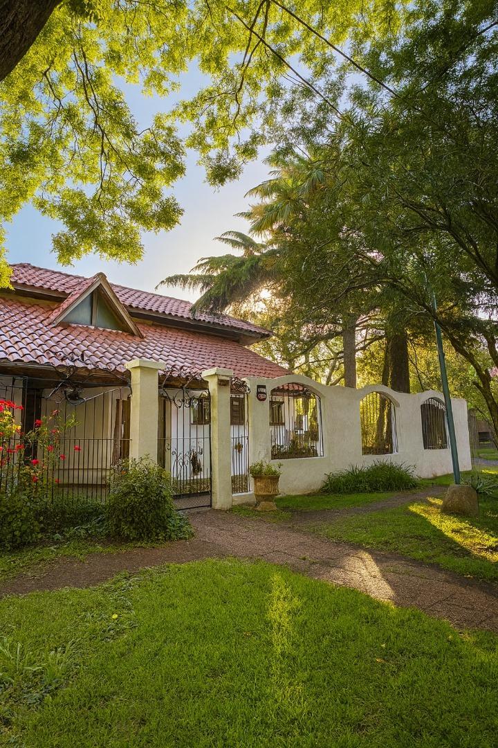 CHALET 4 AMBIENTES + DPTO. 2 AMB