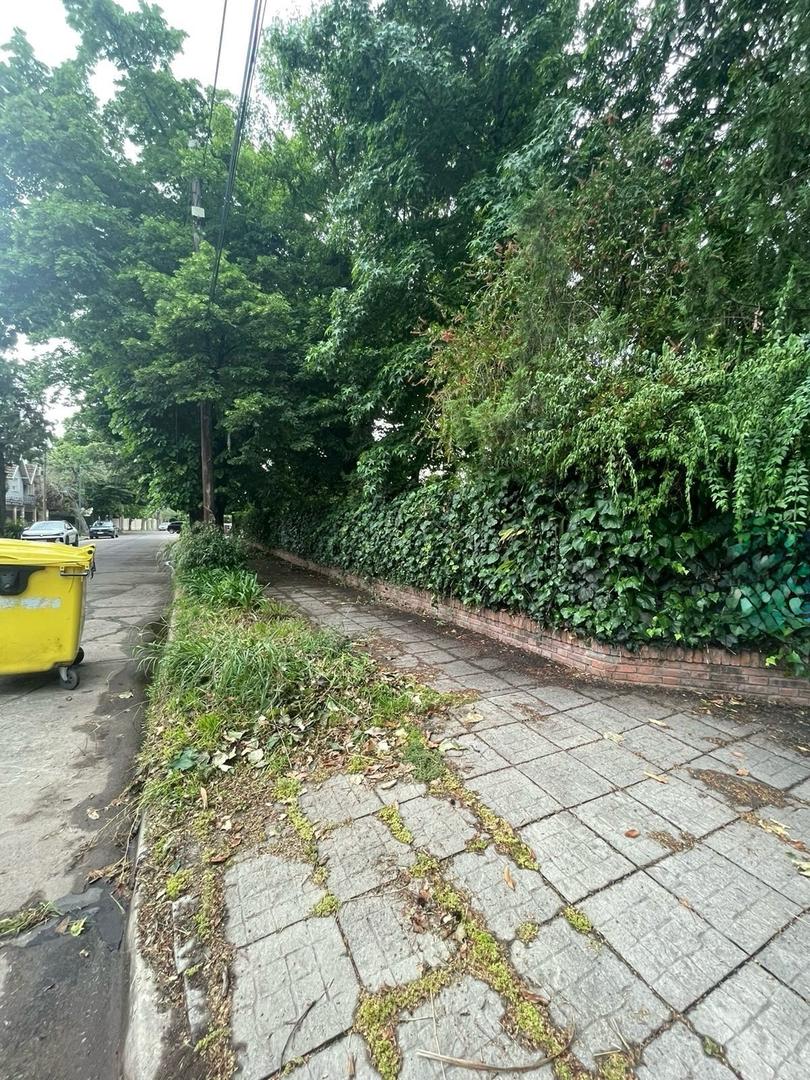 Quintana 1700 esq Aristobulo del Valle - Bajo de Martinez