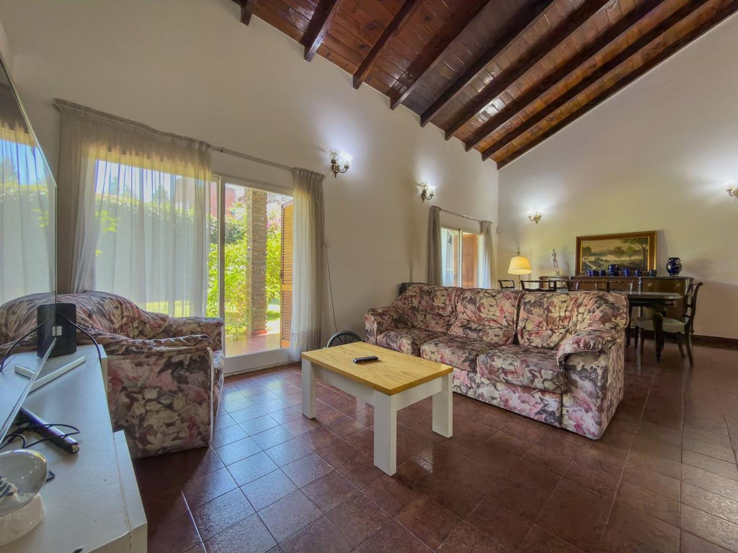 CASA EN VENTA DOS DORMITORIOS EN RINGUELET