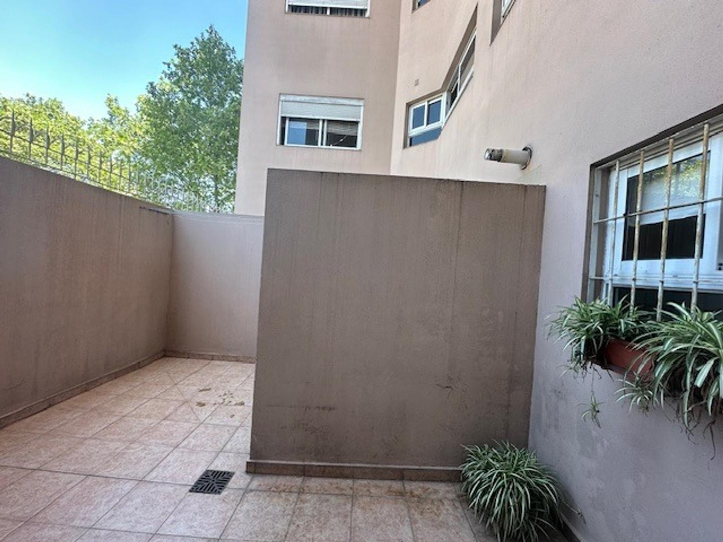 Caseros 2137 , Piso 1