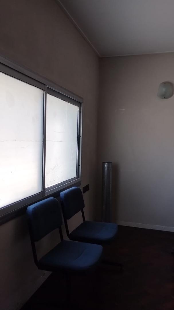 Oficina 3 ambientes con 1 baño