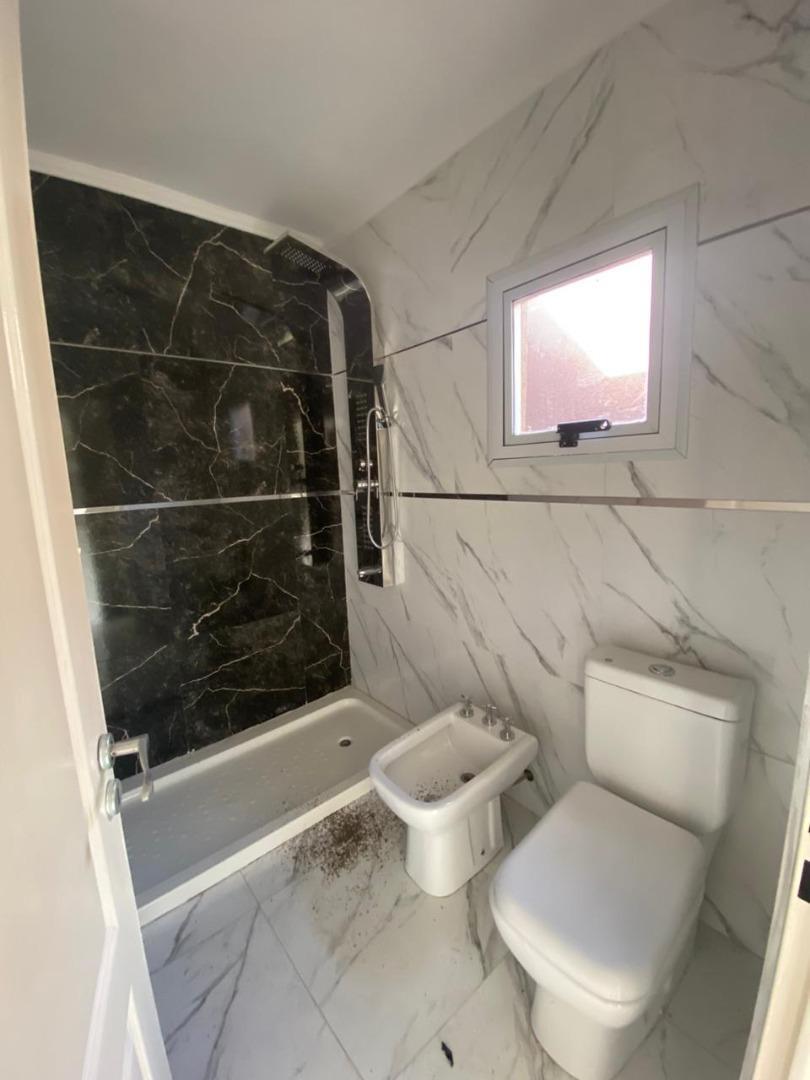 Depto Tipo Casa 3 ambientes con 2 baños