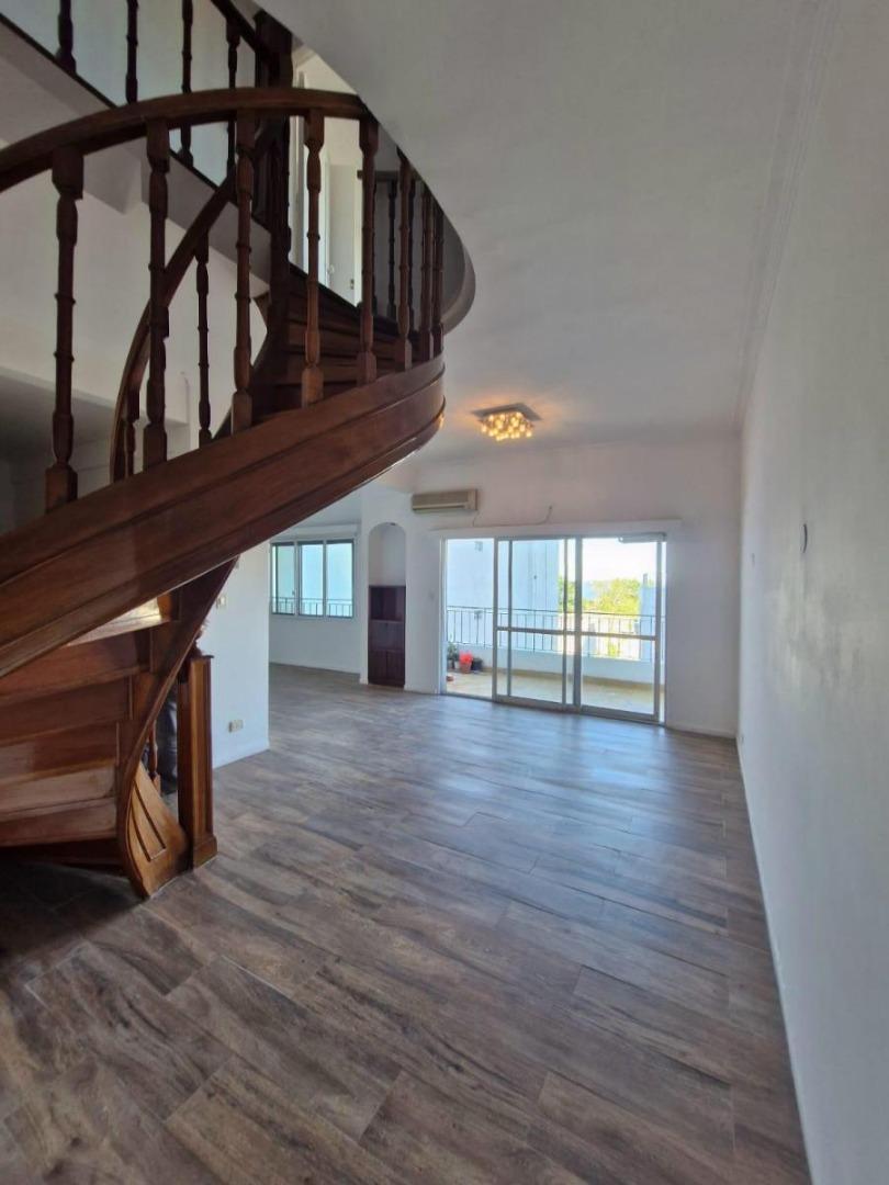 Departamento moderno con vista panorámica al río