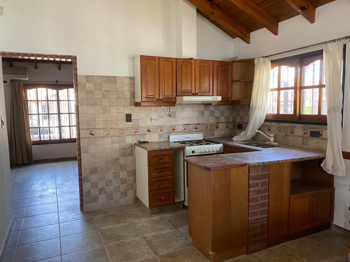 EXCELENTE PH TIPO CASA 4 AMBIENTES