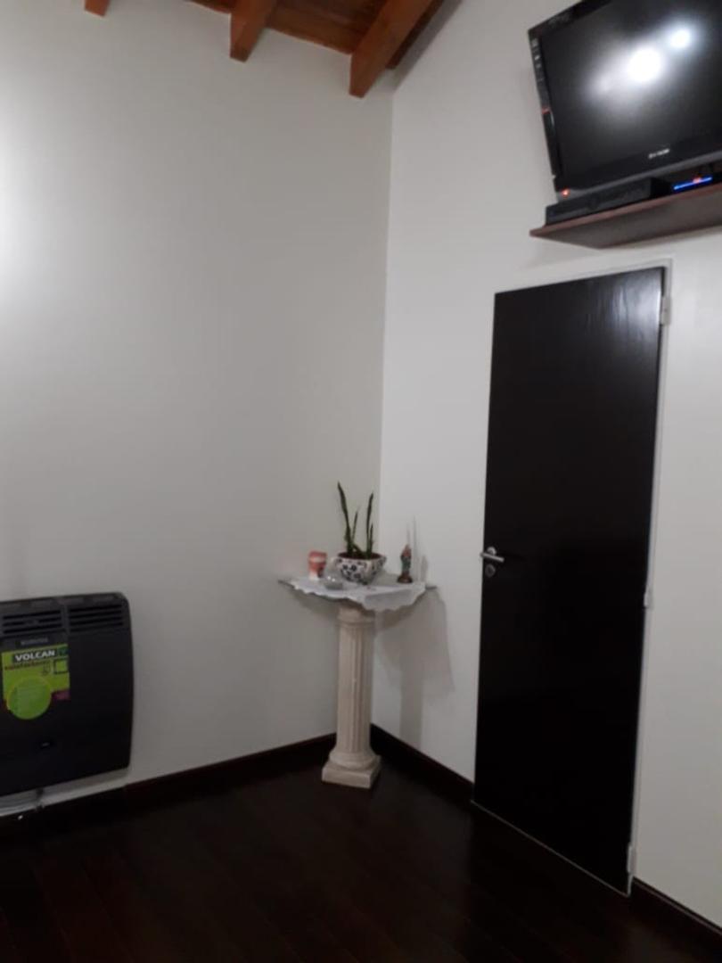 Excelente Casa sobre lote de 50x80. 450 m2 construidos!