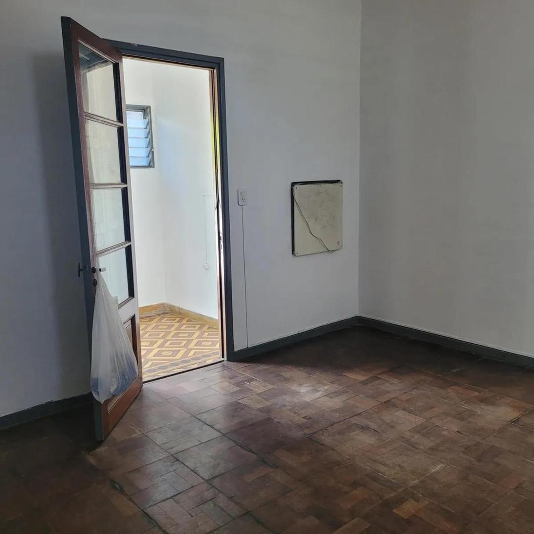 Depto Tipo Casa en Alquiler en Los Hornos, $ 415.000