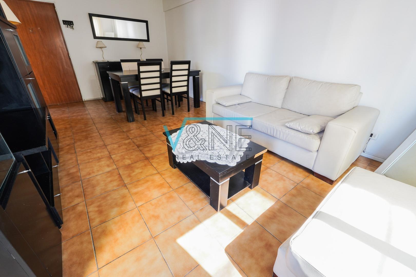 Paraguay 4400, Piso 7