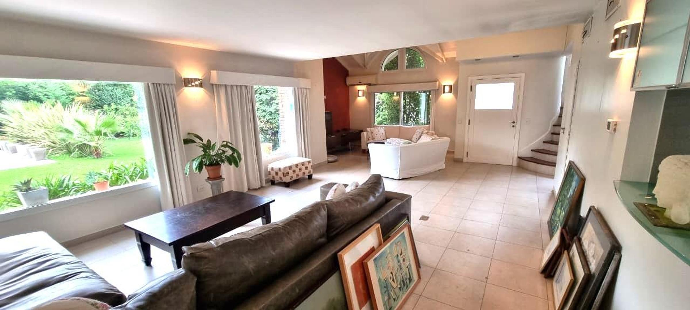 Casa en Venta en Pilar, USD 349.000