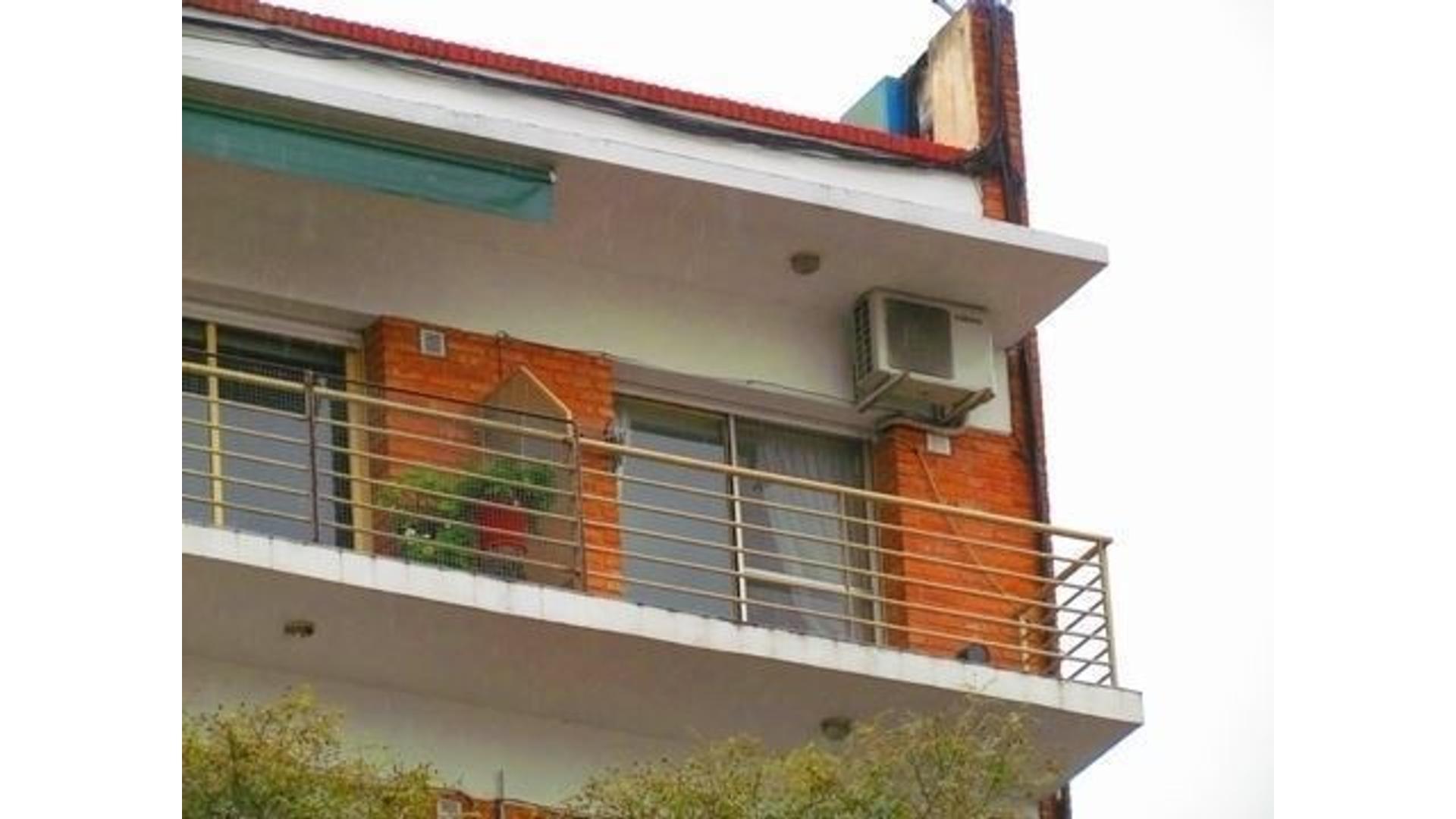 Av Alvarez Thomas 3000