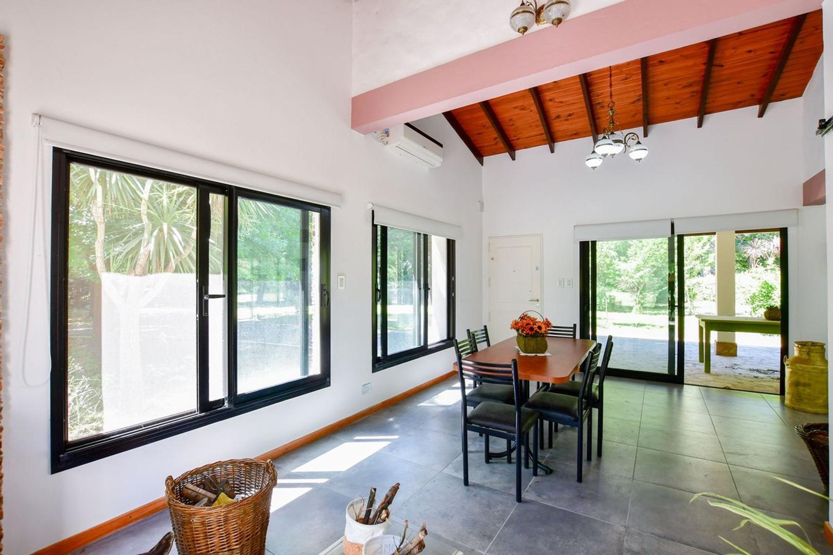 Casa 2 ambientes con 1 baño