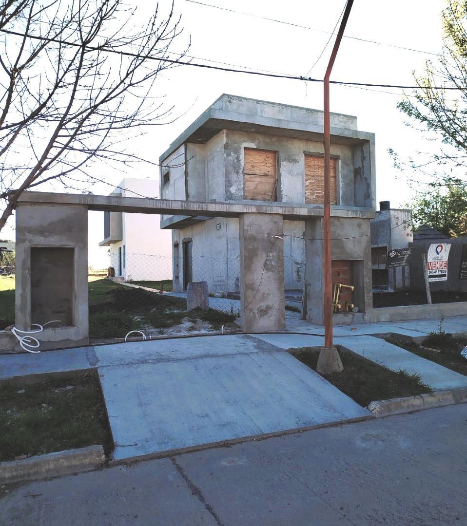 DUPLEX EN VENTA ~ COMPLEJO CERRADO - B° EL TRIANGULAR