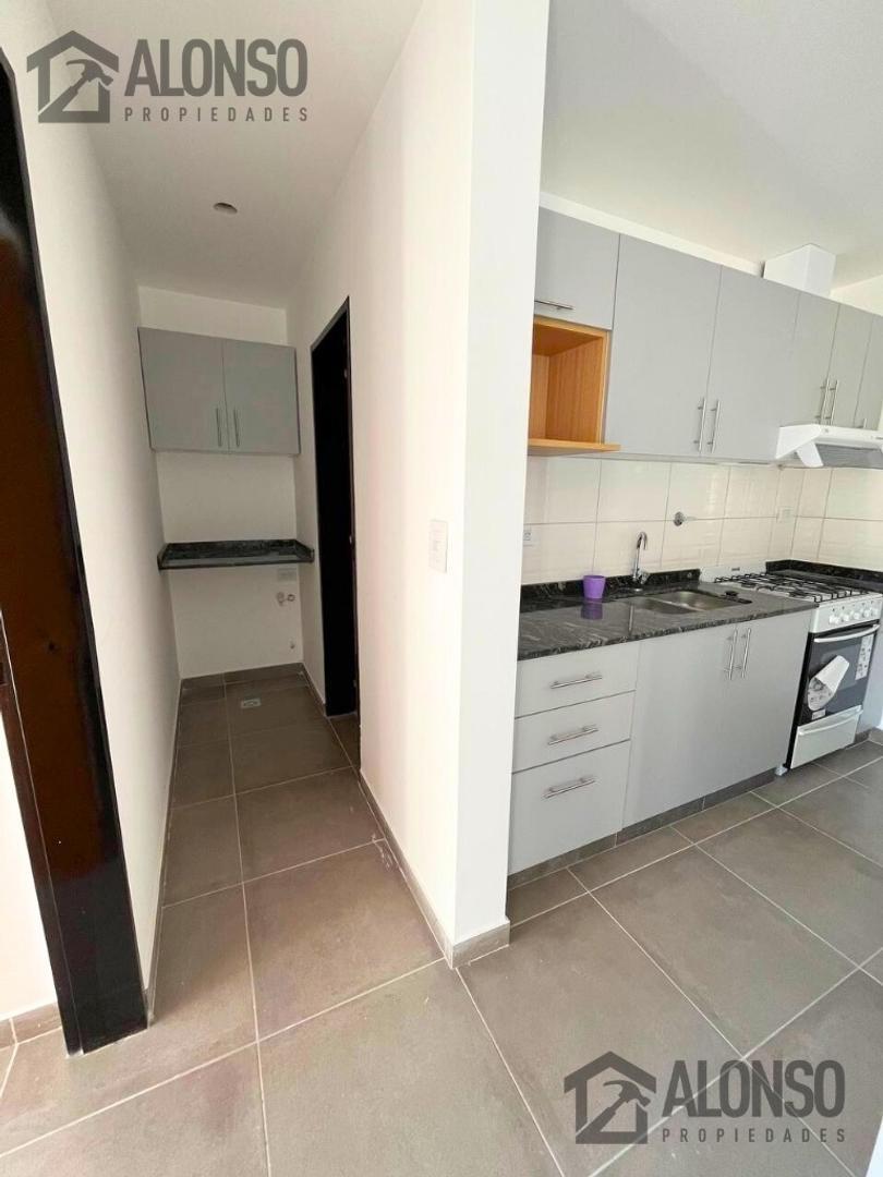 Departamento en Alquiler en Remedios de Escalada, $ 600.000