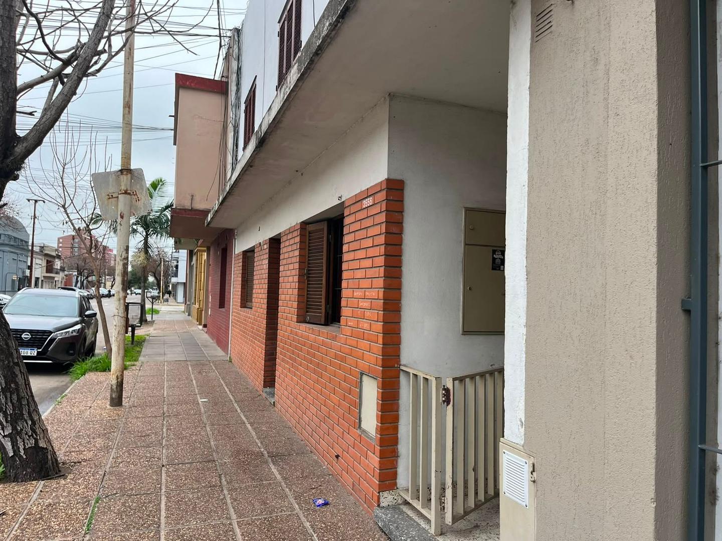 Depto Tipo Casa 4 ambientes con 1 baño