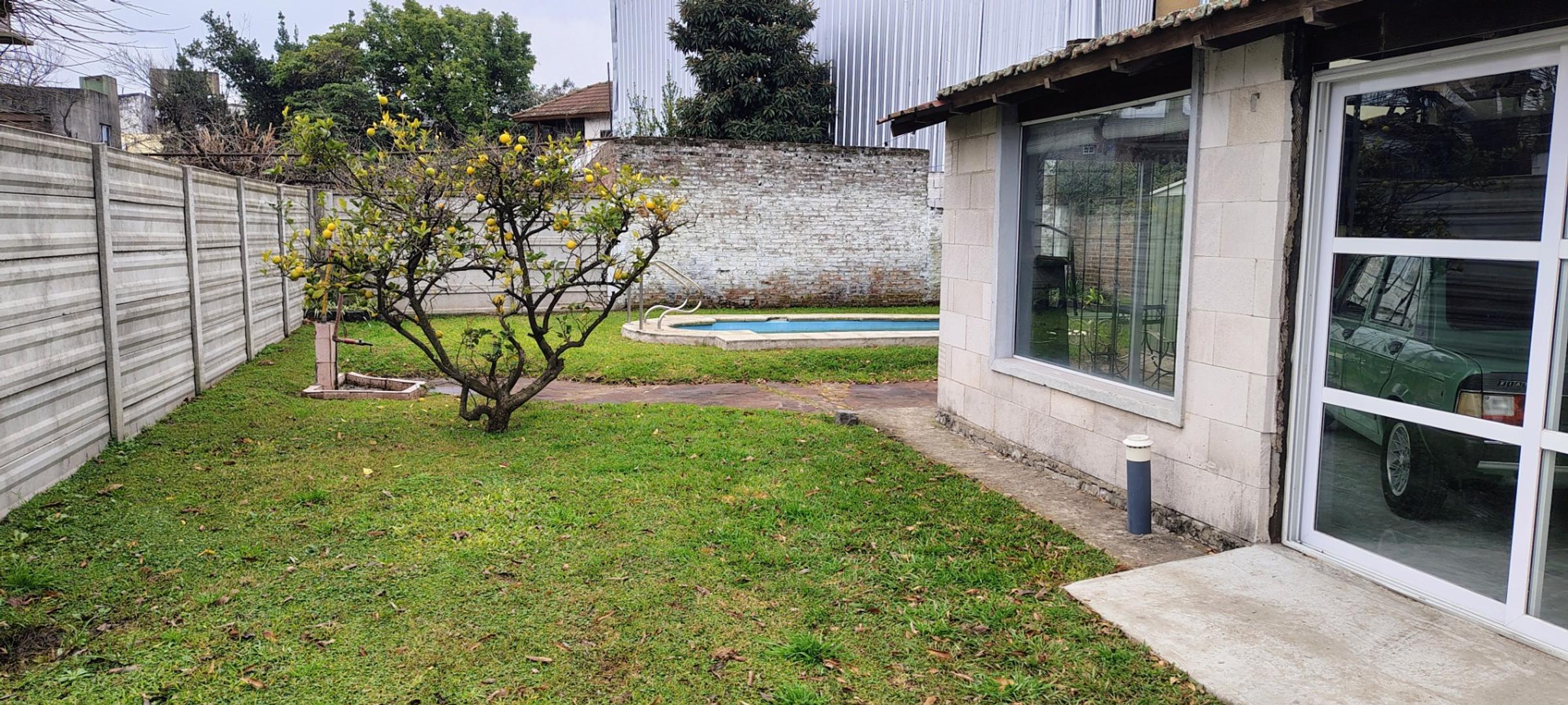 Casa 3 ambientes con 1 baño