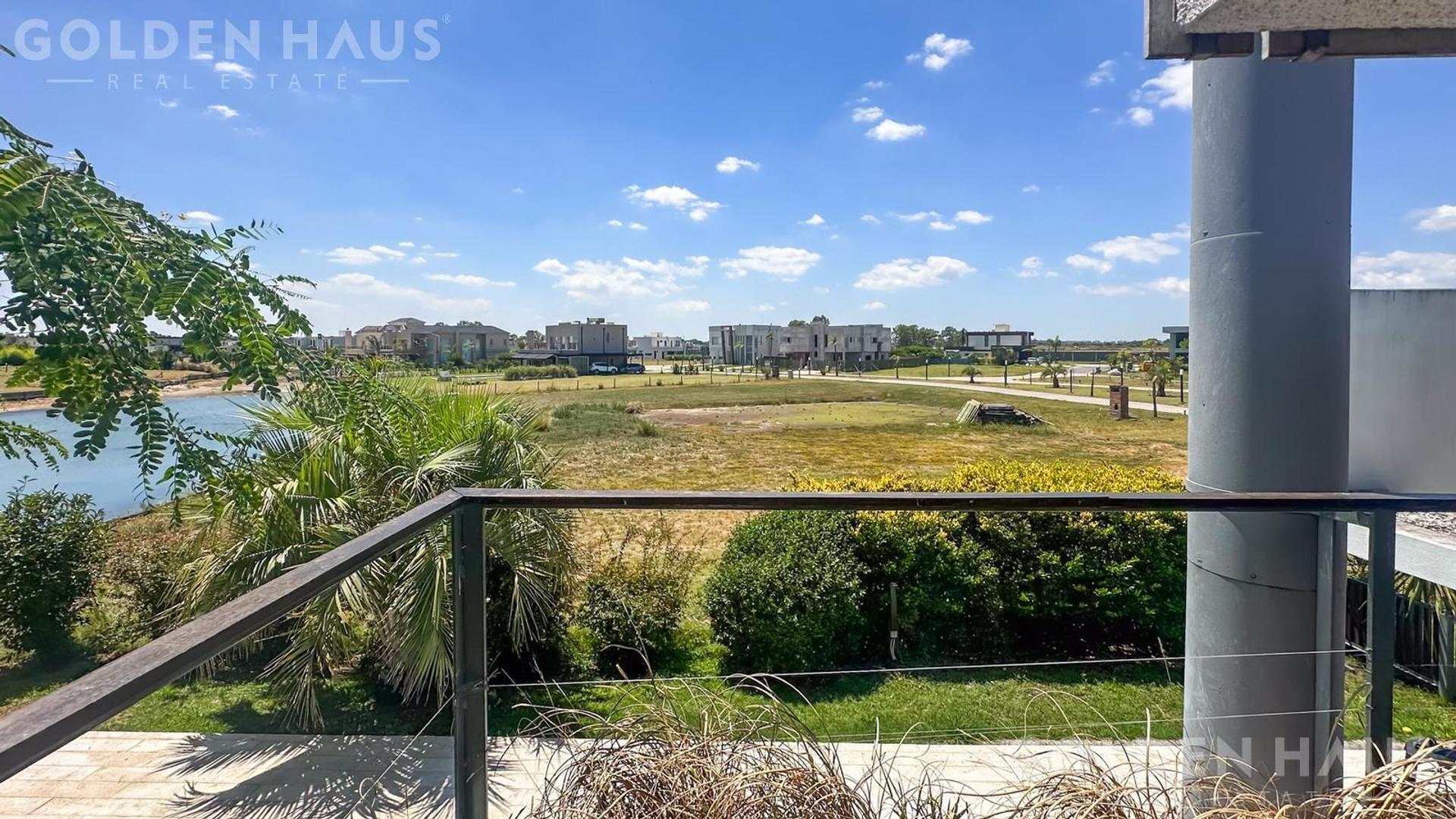 Casa 6 ambientes con 2 baños