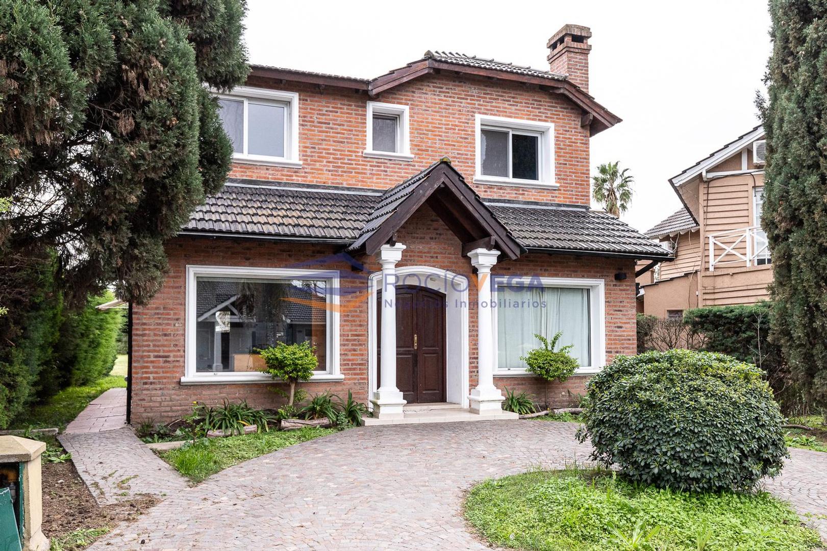 Casa 6 ambientes con 5 baños