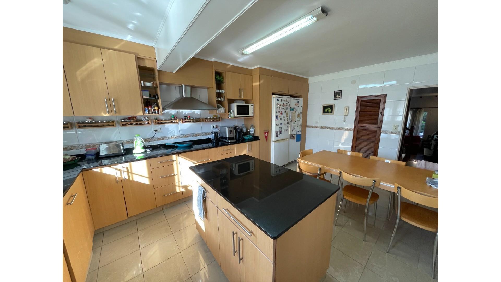 Casa 5 ambientes con 5 baños