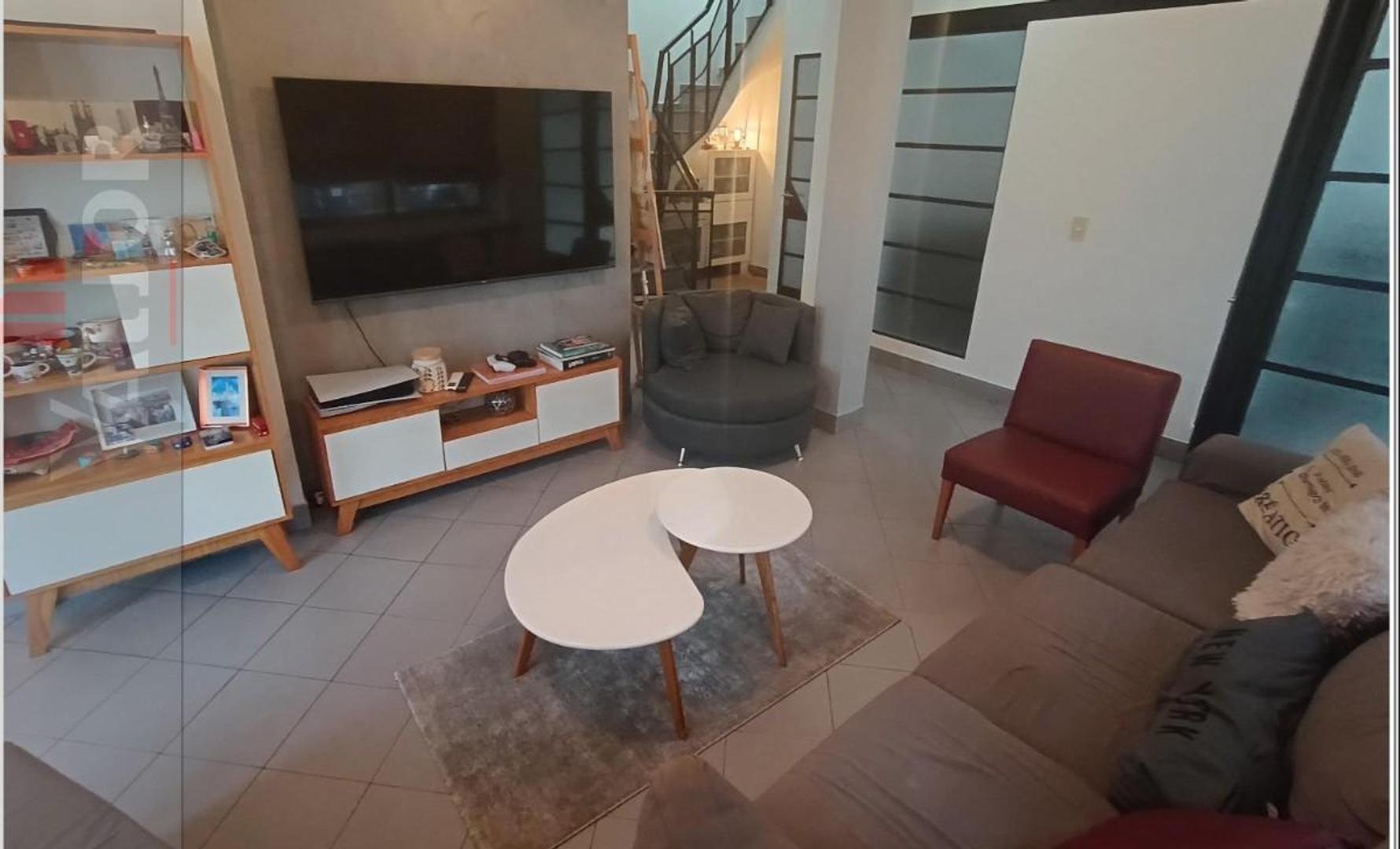 Casa en Venta con 1 cochera