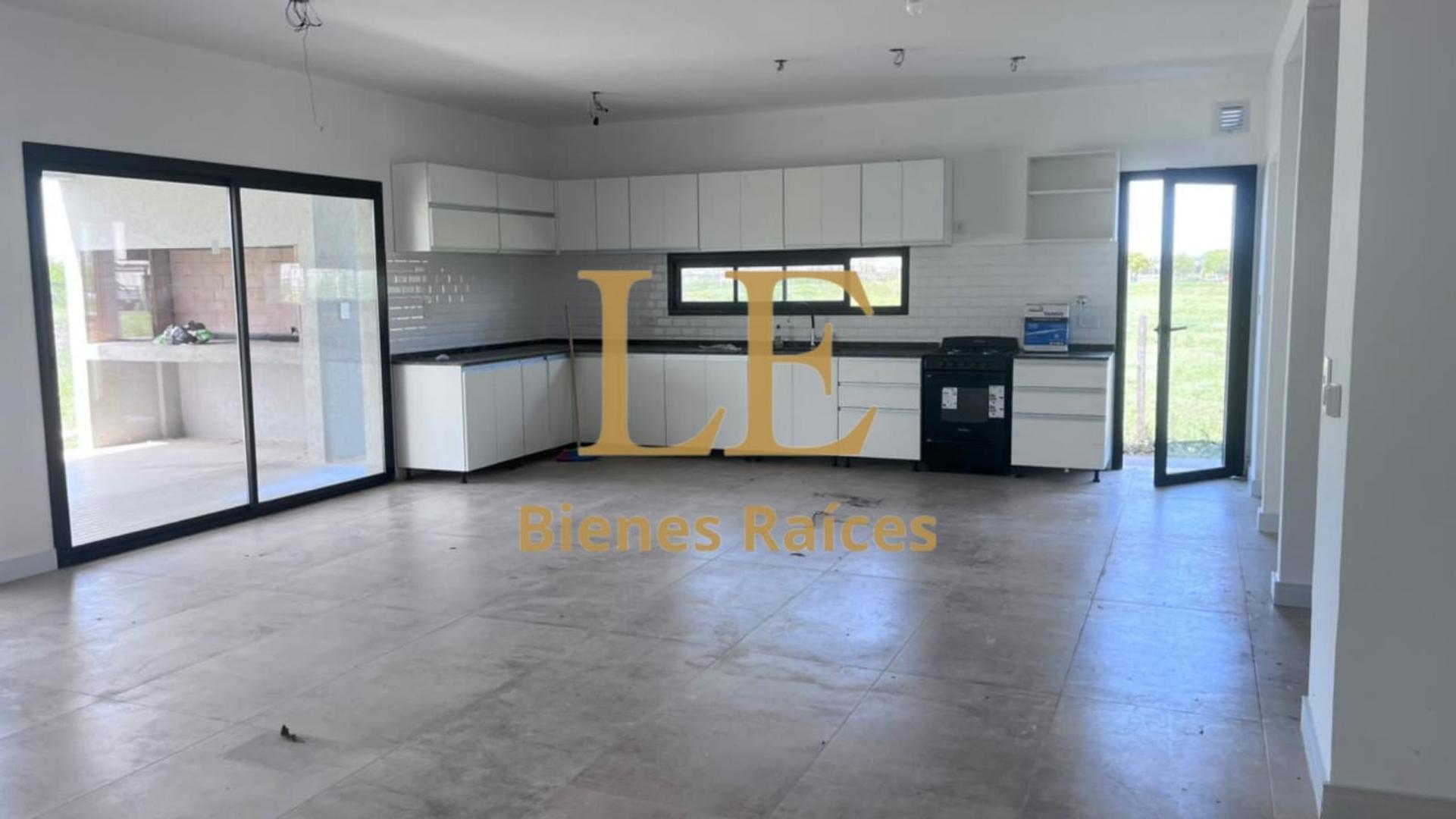 Casa en Alquiler al Oeste