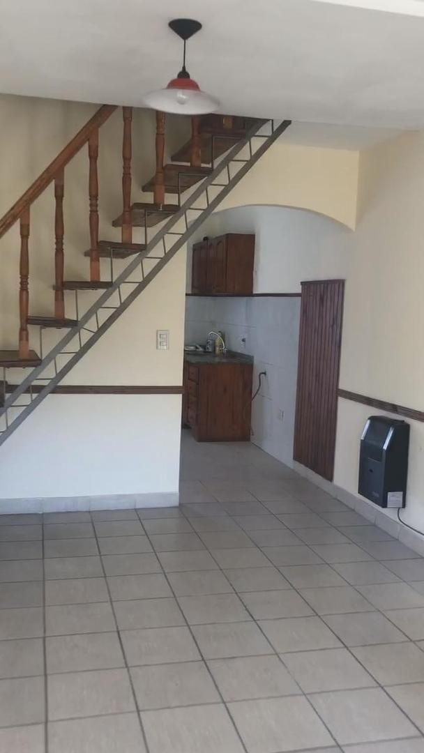 Casa en Alquiler en Castelar Norte, $ 1.200.000