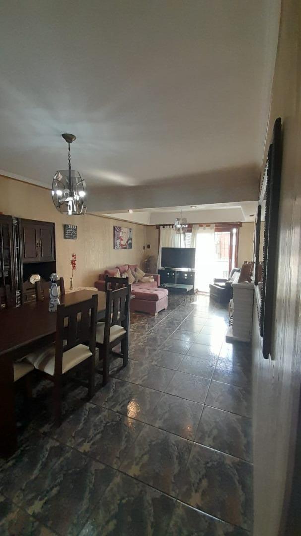 Depto Tipo Casa en Venta con 1 cocheras