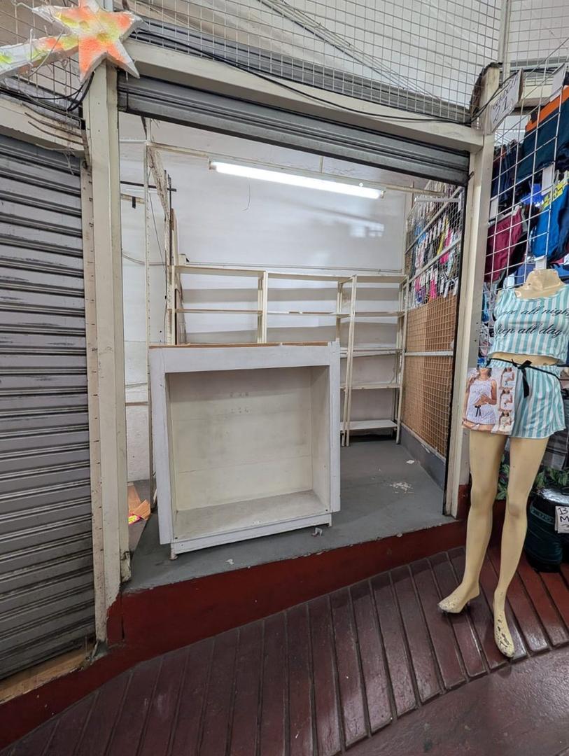 ALQUILER LOCAL ONCE FERIA DEL SOL  PUESTOS VARIOS