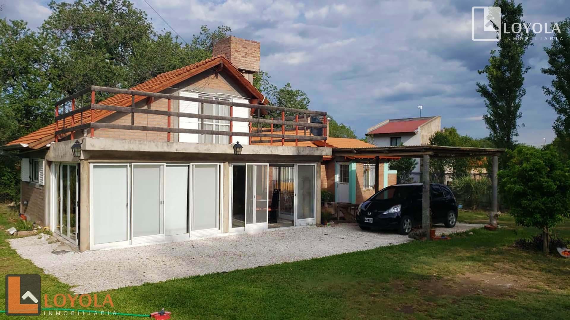 Casa en Venta con 2 cocheras