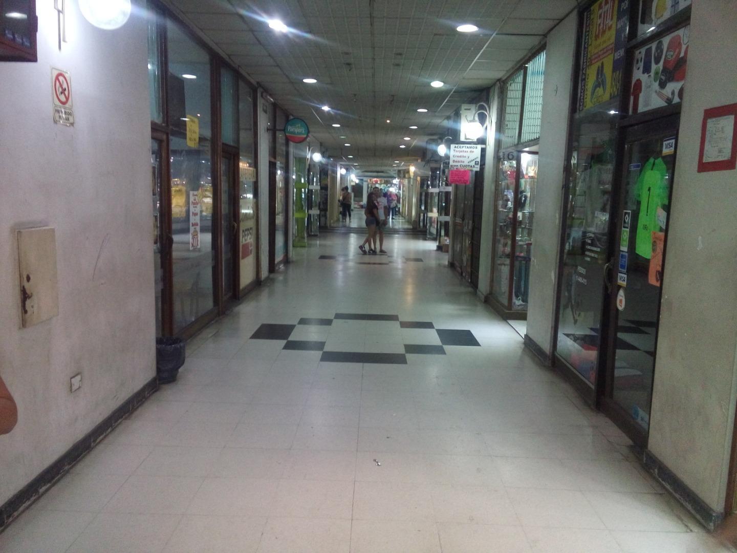 LOCAL  FRENTE A ESTACION GALERIA COSMOS A MTS DE CUZCO