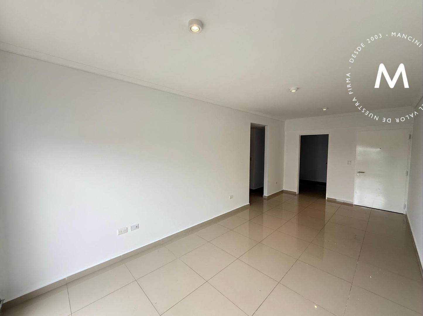 Departamento en Alquiler en Villa Ballester, $ 800.000