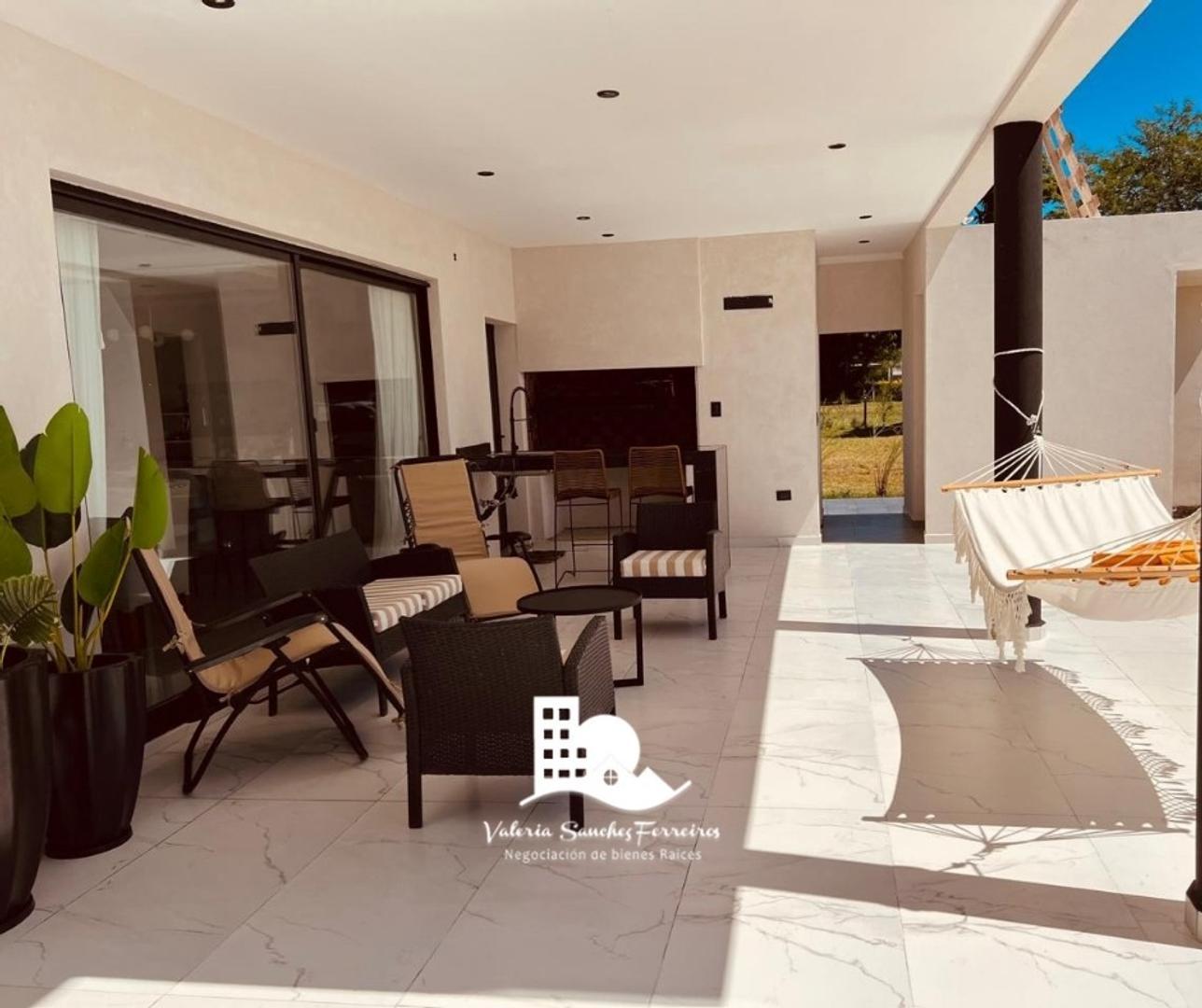 Casa 5 ambientes con 4 baños