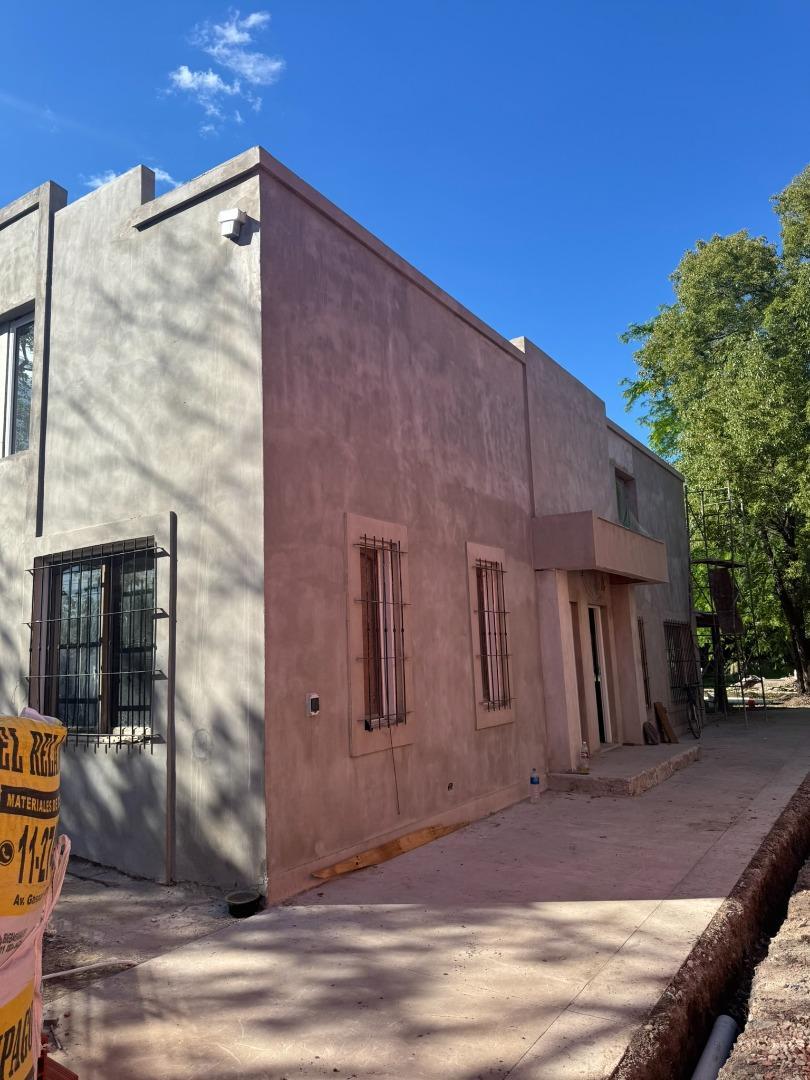 VENTA DE CASA 3 AMBIENTES EN BARRIO CERRADO CON PORTÓN MUÑIZ