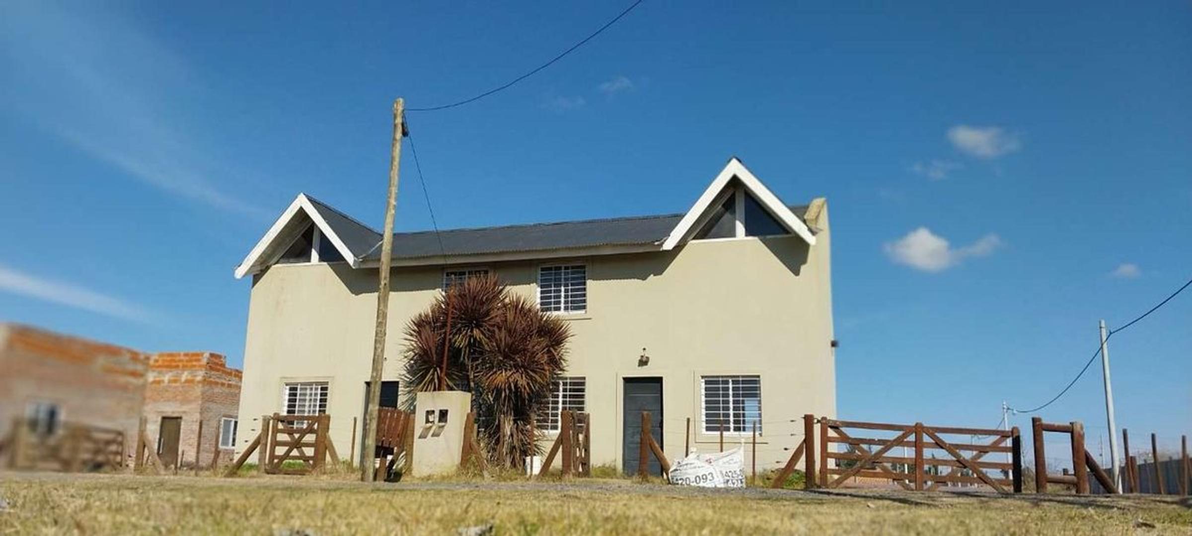 Casa tipo duplex escritura, financiación Domselaar