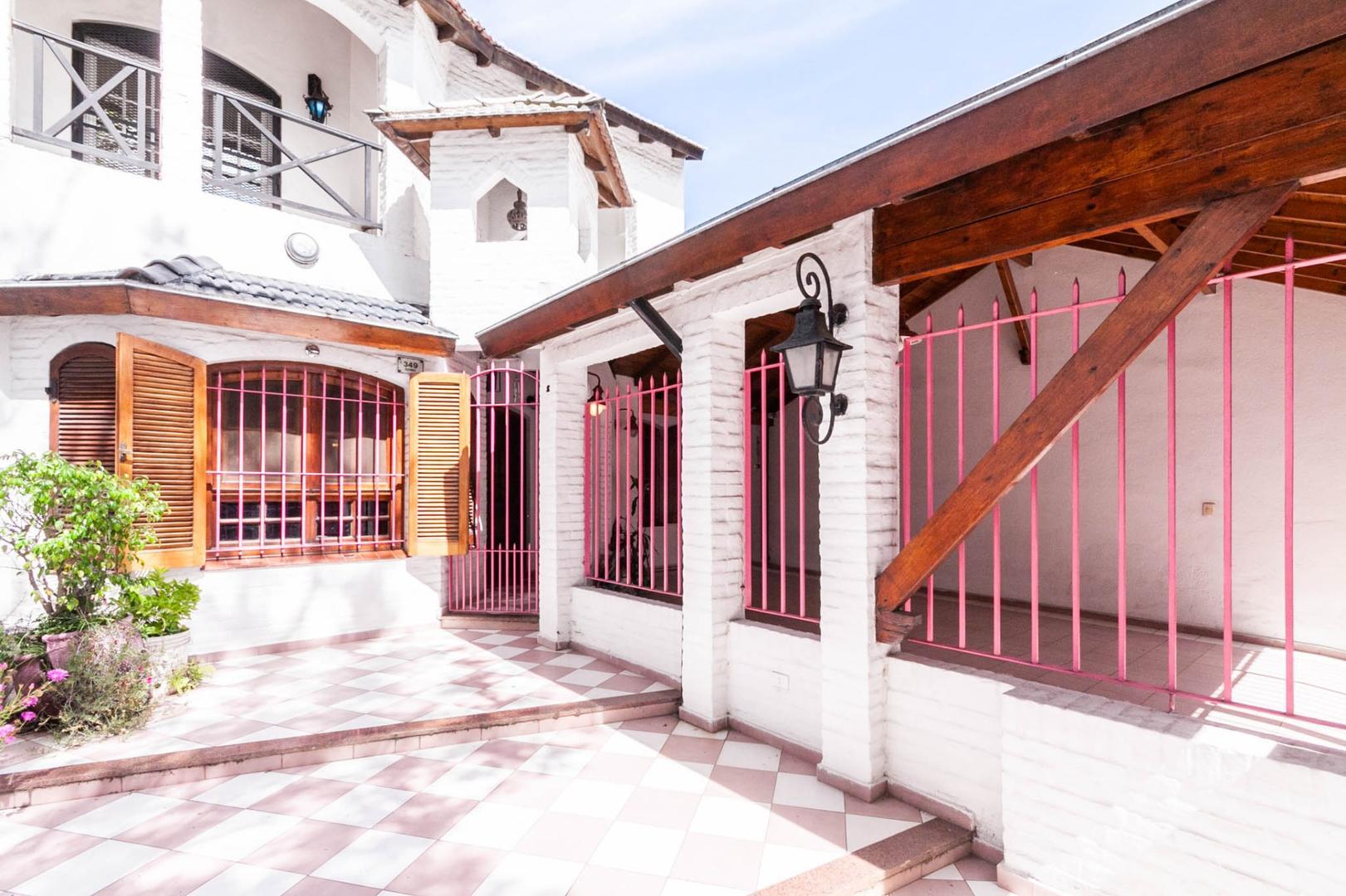 Casa en Venta con 1 cochera