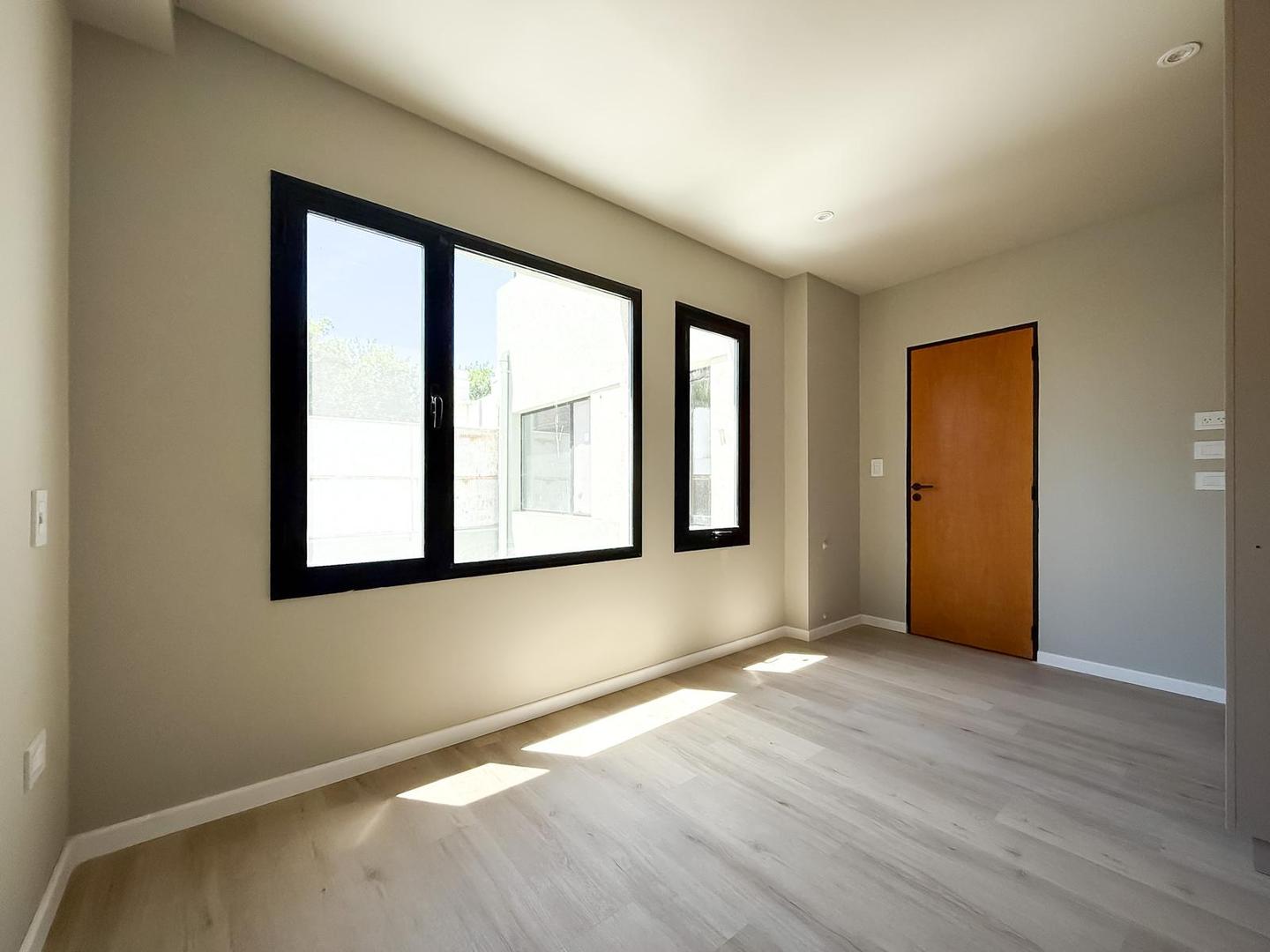 VENTA - Casa interna, única de 2 dormitorios con patio y terraza con parrillero - Abasto, Rosario.