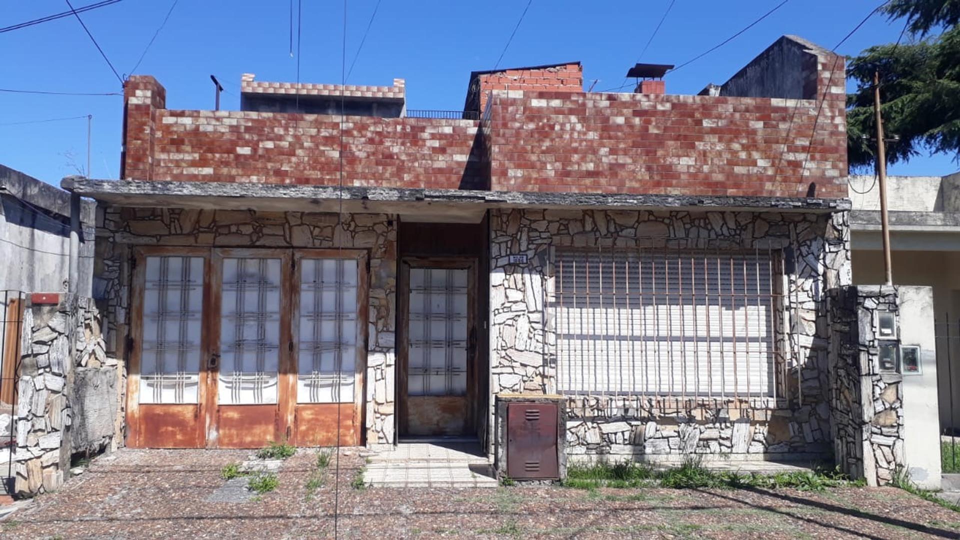 VENTA - CASA PH 3 AMB.- A REFACCIONAR - HAEDO