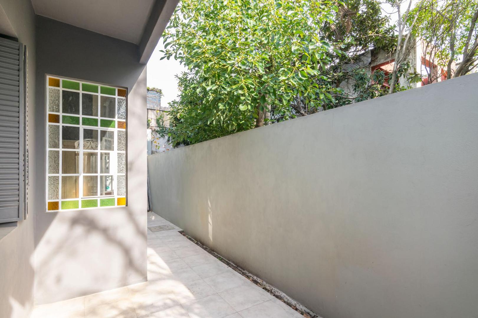 EXCELENTE CASA RECICLADA - 4 AMBIENTES - PATIO - TERRAZA - BELGRANO R